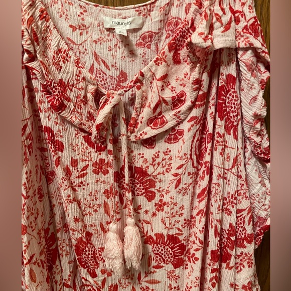 Maurices Tops - Maurice’s 2X cold shoulder tie front top. cute and sexy. Ruffled collar. EUC